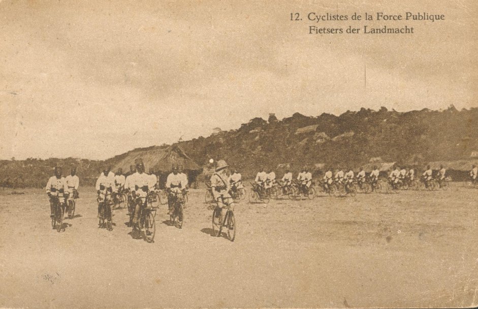 12 Cyclistes de la Force Publique