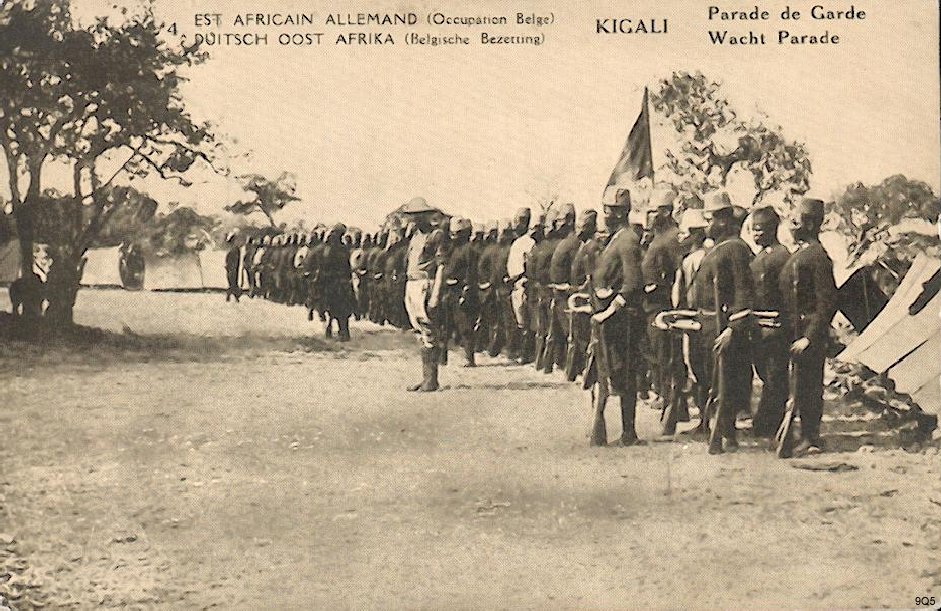 4 Kigali - Parade de la garde